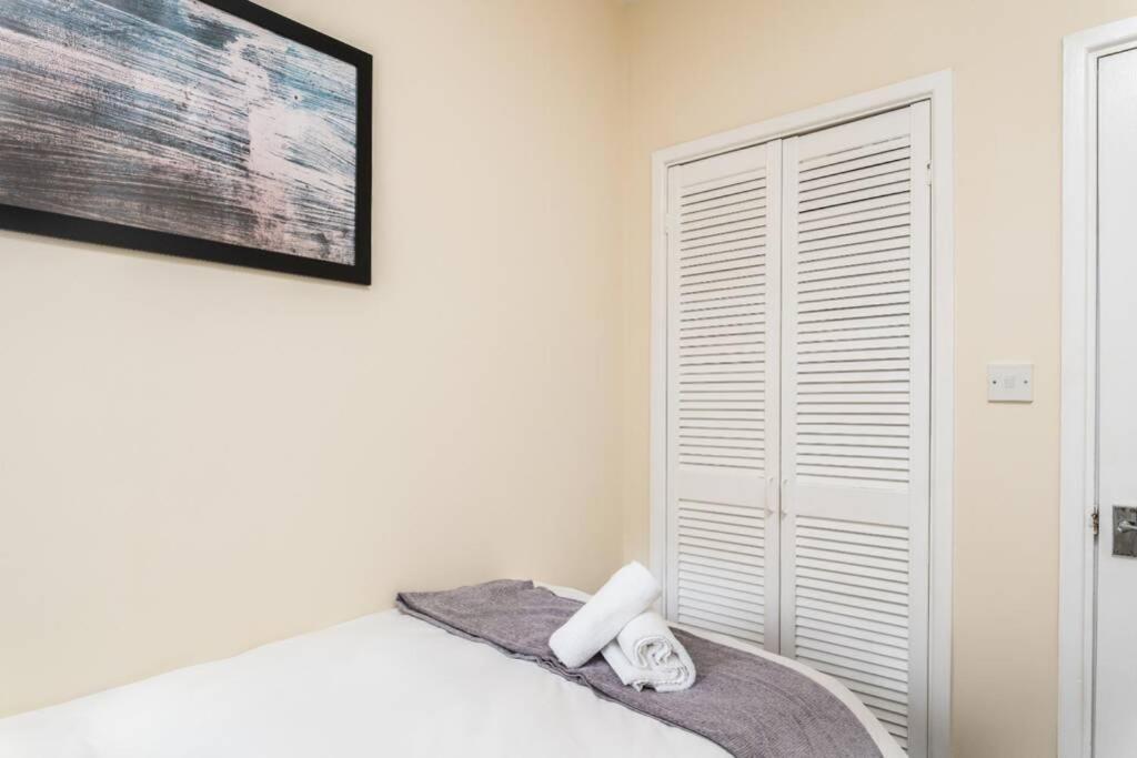 Sleeps 5, Smart Tv'S In Bedrooms สวอนซี ภายนอก รูปภาพ